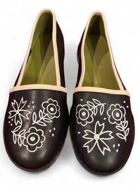Gudrun Sjödén Embroidered Leather Flats EU 41 US 10 Scandinavian Lagenlook